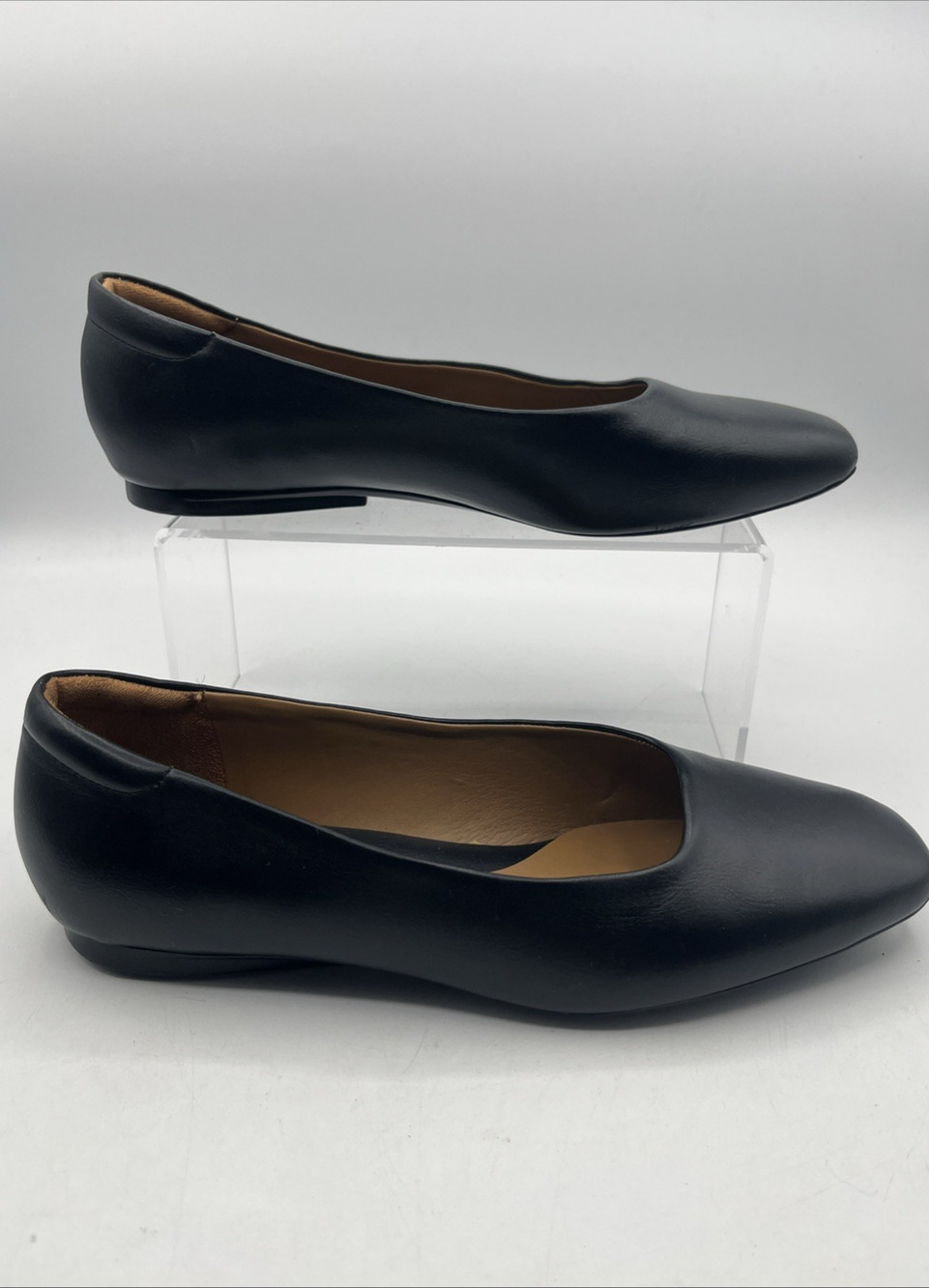 C42. Naturalizer Womens Black Leather-US 8, Flat Slip-on, Comfort Soft Pre-owned